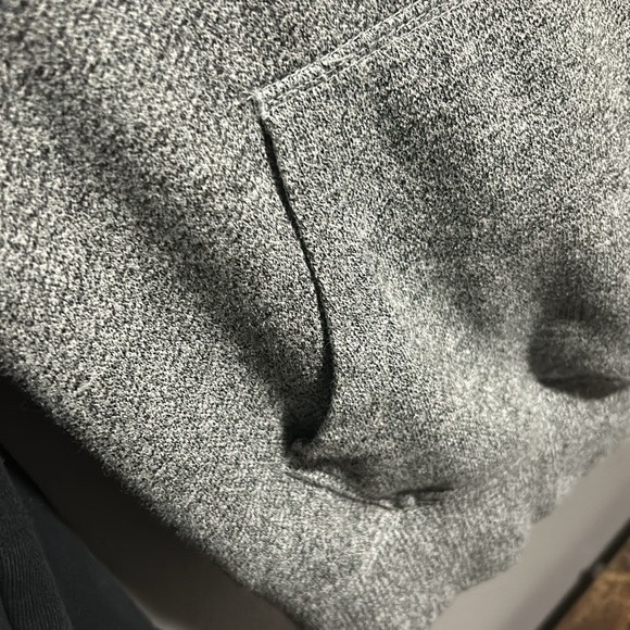 ROOTS salt & pepper kangaroo pocket hoodie - Picture 11 of 11